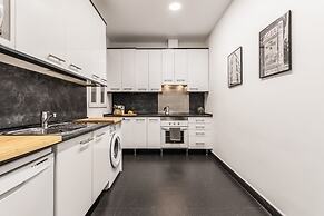 Pino - 3 Bedroom in Chamber