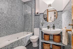Abaj - 2 Bedrooms in Malasa A-universidad