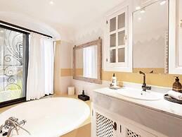 Holiday Home in Charming Decor