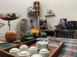 Cozy Fam Homestay in Central Hanoi - Hao Nam Street