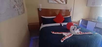 AT BLACK WOOD GUEST HOUSE