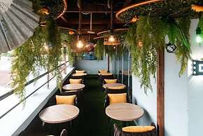 Trendy Hotel and Suites