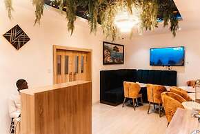 Trendy Hotel and Suites
