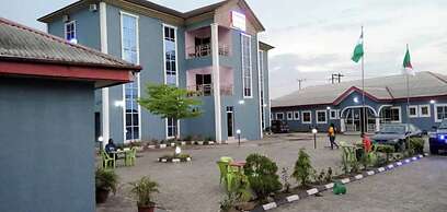Ruthmour  Hotel and Treasure Suites