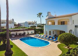 Villa Baltin With 4 Bedrooms and 3 Bathrooms