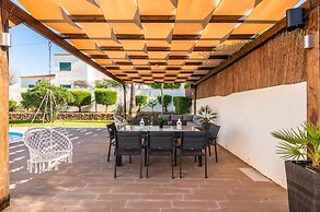 Villa Baltin With 4 Bedrooms and 3 Bathrooms