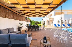 Villa Baltin With 4 Bedrooms and 3 Bathrooms