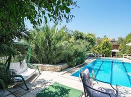 Villa Anta With 2 Bedrooms and 1 Bathrooms