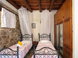 Villa Anta With 2 Bedrooms and 1 Bathrooms