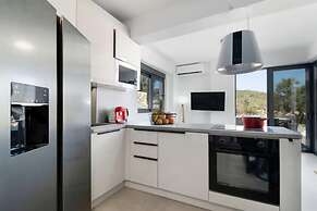 Villa Andria With 5 Bedrooms and 5 Bathrooms