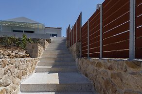 Casa di Pietra With 2 Bedrooms and 3 Bathrooms