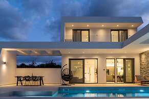 Aethra Deluxe Villa With Pool 700m From Beach