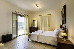 Villa Inna With 3 Bedrooms and 4 Bathrooms