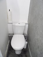 Architect Designed Meadows Central Apartment