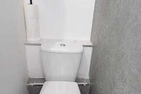 2bed Apt Sleeps 4-near Meadows Park, Parking, Wifi