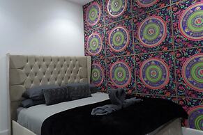 2bed Apt Sleeps 4-near Meadows Park, Parking, Wifi