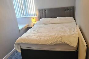 Stylish Central Home - Sleeps 4 & Private Garden