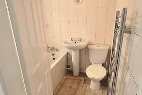 Stylish Central Home - Sleeps 4 & Private Garden