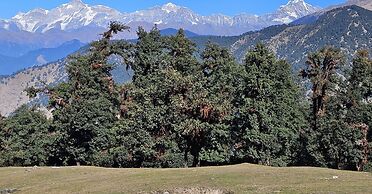 Chopta Hilltop Camps