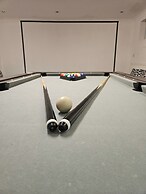 Annexe Pool Table, air Hockey, Table Tennis, Movie