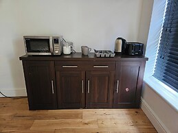 Annexe Pool Table, air Hockey, Table Tennis, Movie