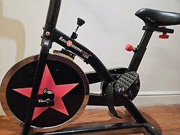 Annexe Pool Table, air Hockey, Table Tennis, Movie