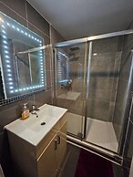 Annexe Pool Table, air Hockey, Table Tennis, Movie