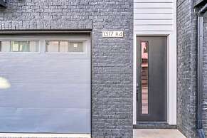 Taylor Swift Home Rooftop Hot Tub Movie Theater