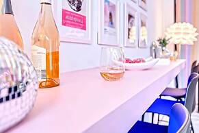 Taylor Swift Home Rooftop Hot Tub Movie Theater