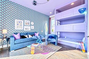 Taylor Swift Home Rooftop Hot Tub Movie Theater