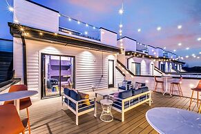 Taylor Swift Home Rooftop Hot Tub Movie Theater