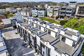 Taylor Swift Home Rooftop Hot Tub Movie Theater