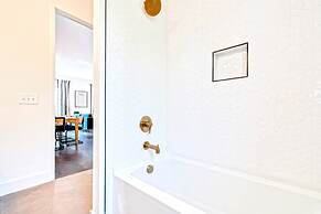 Taylor Swift Home Rooftop Hot Tub Movie Theater