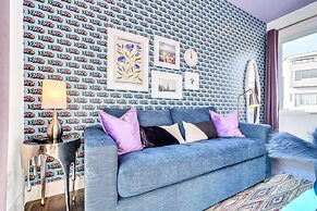 Taylor Swift Home Rooftop Hot Tub Movie Theater