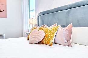 Taylor Swift Home Rooftop Hot Tub Movie Theater