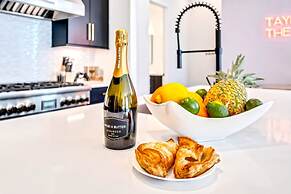 Taylor Swift Home Rooftop Hot Tub Movie Theater