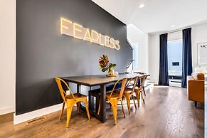 Luxury Stay With Rooftop Views in Prime Location