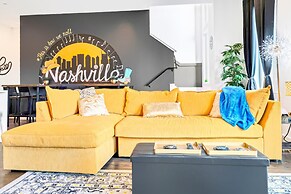 Speakeasy Rooftop Decks Hot Tub Karaoke