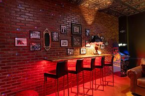 Speakeasy Rooftop Decks Hot Tub Karaoke