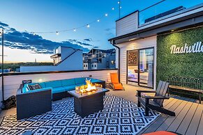 Speakeasy Rooftop Decks Hot Tub Karaoke