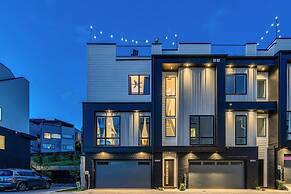 Speakeasy Rooftop Decks Hot Tub Karaoke