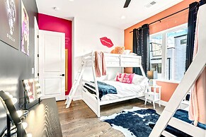 Speakeasy Rooftop Decks Hot Tub Karaoke