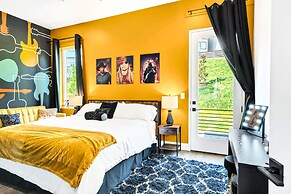 Speakeasy Rooftop Decks Hot Tub Karaoke