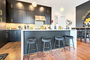 Speakeasy Rooftop Decks Hot Tub Karaoke