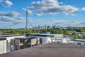 Speakeasy Rooftop Decks Hot Tub Karaoke