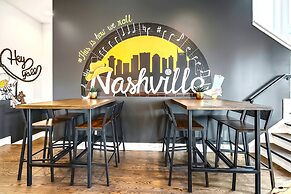 Speakeasy Rooftop Decks Hot Tub Karaoke