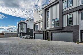 Speakeasy Rooftop Decks Hot Tub Karaoke