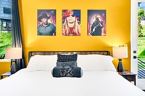 Speakeasy Rooftop Decks Hot Tub Karaoke