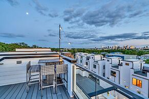 Speakeasy Rooftop Decks Hot Tub Karaoke