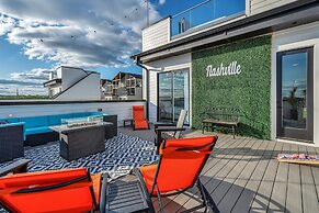 Speakeasy Rooftop Decks Hot Tub Karaoke